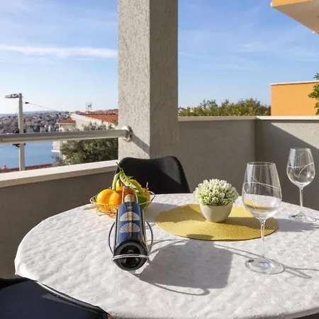 Apartament In Okrug Gornji With Sea View, Air Conditioning, Wifi, Washing Machine 5049-2 Trogir