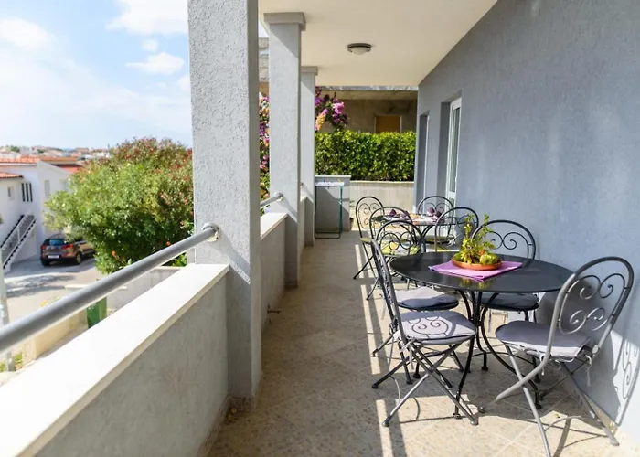 In Okrug Gornji With Sea View, Air Conditioning, Wifi, Washing Machine 5049-2 Trogir