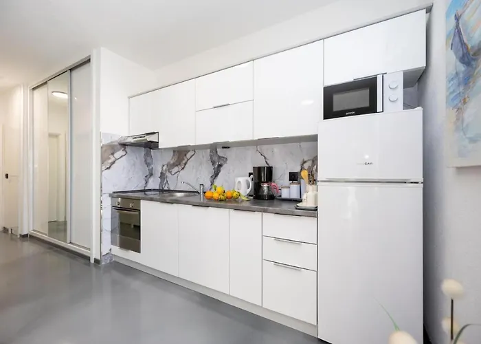 In Okrug Gornji With Sea View, Air Conditioning, Wifi, Washing Machine 5049-2 Trogir