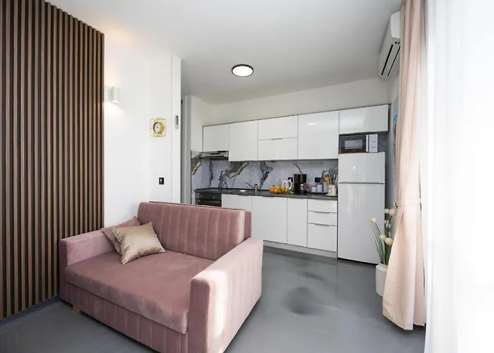 In Okrug Gornji With Sea View, Air Conditioning, Wifi, Washing Machine 5049-2 Appartement