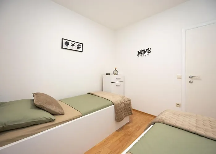 In Okrug Gornji With Sea View, Air Conditioning, Wifi, Washing Machine 5049-2 Appartement Trogir
