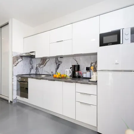 In Okrug Gornji With Sea View, Air Conditioning, Wifi, Washing Machine 5049-2 트로기르