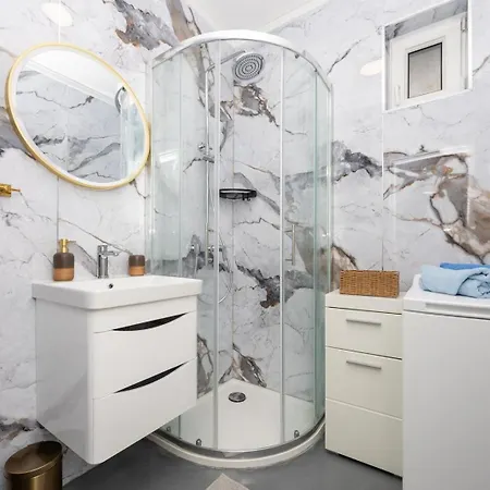 In Okrug Gornji With Sea View, Air Conditioning, Wifi, Washing Machine 5049-2 아파트 트로기르